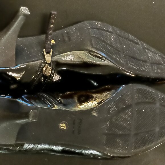 Prada, patent leather shoe bootie, heeled, Italian - Picture 3 of 4
